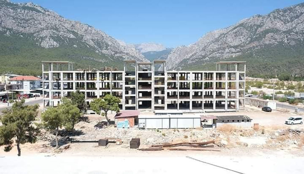 Akdeniz Üniversitesi Denizcilik Fakültesi ve yurt binası yükseliyor