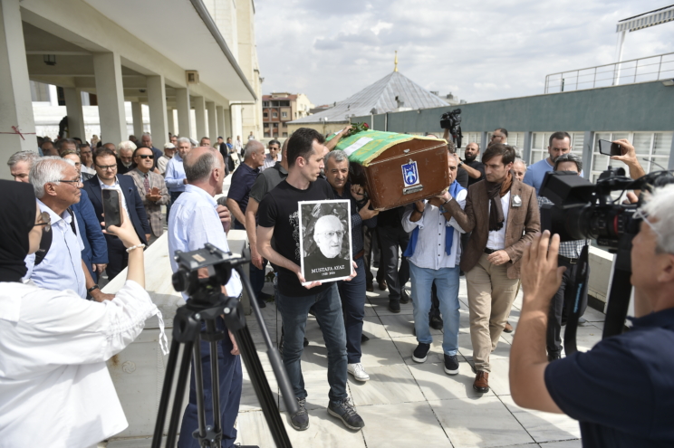 Duayen ressam Mustafa Ayaz son yolculuğuna uğurlandı