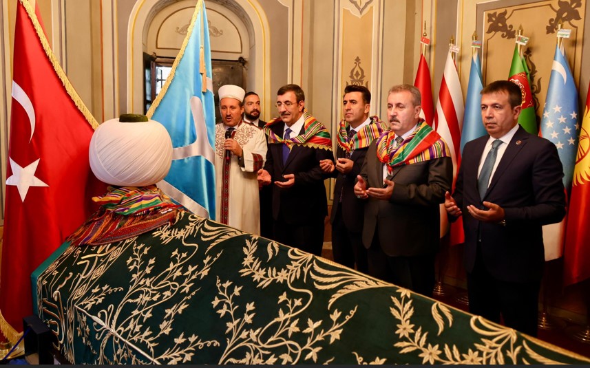 Bir ve beraber olmaya devam edeceğiz