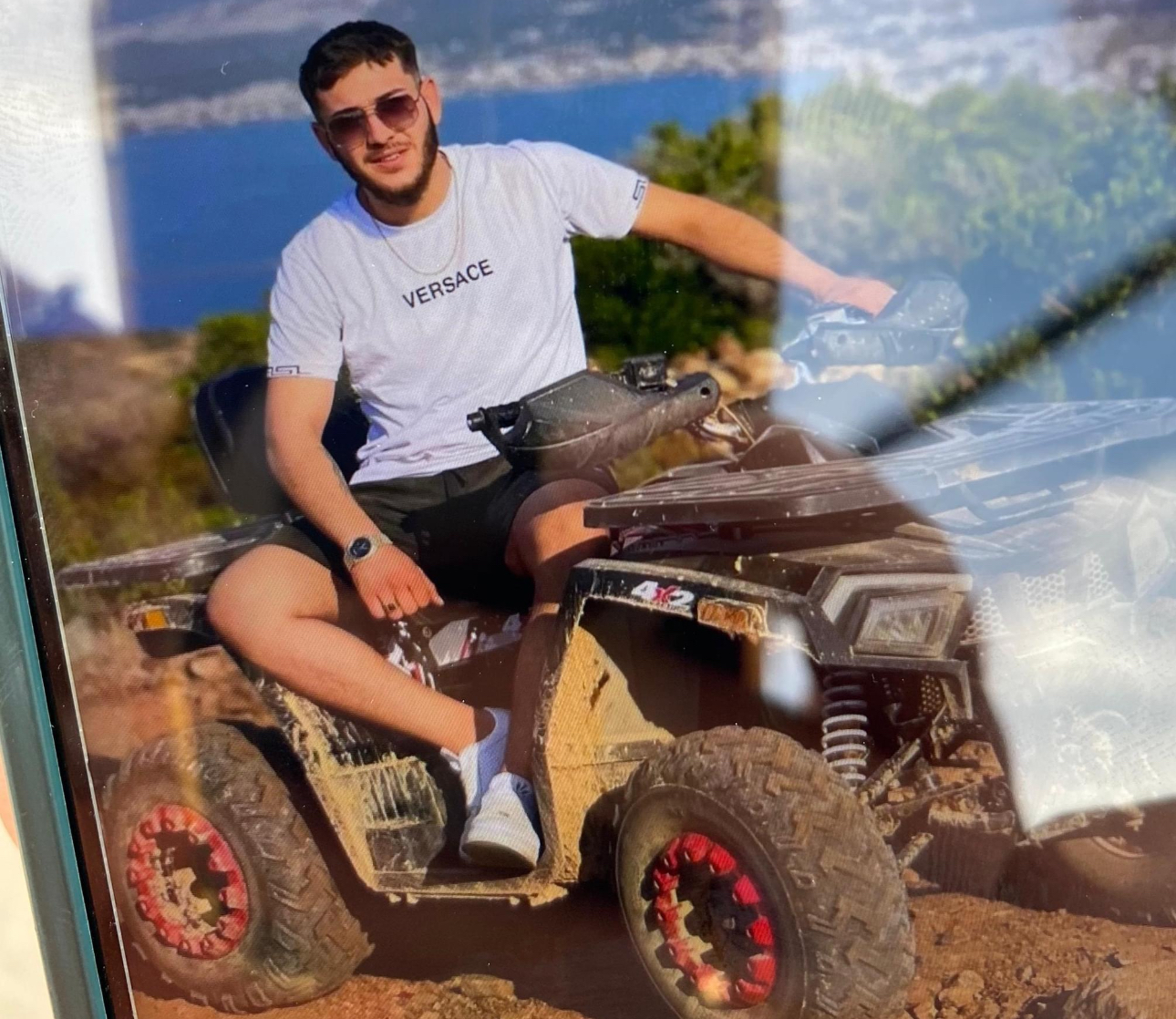 22 yaşındaki motosiklet sürücüsü bariyerlere çarparak hayatını kaybetti