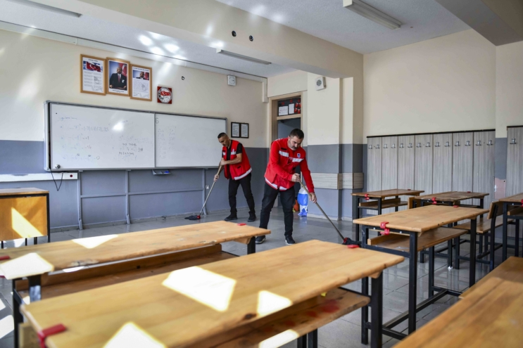 Ankara Büyükşehir Belediyesi 48 okulu daha temizledi