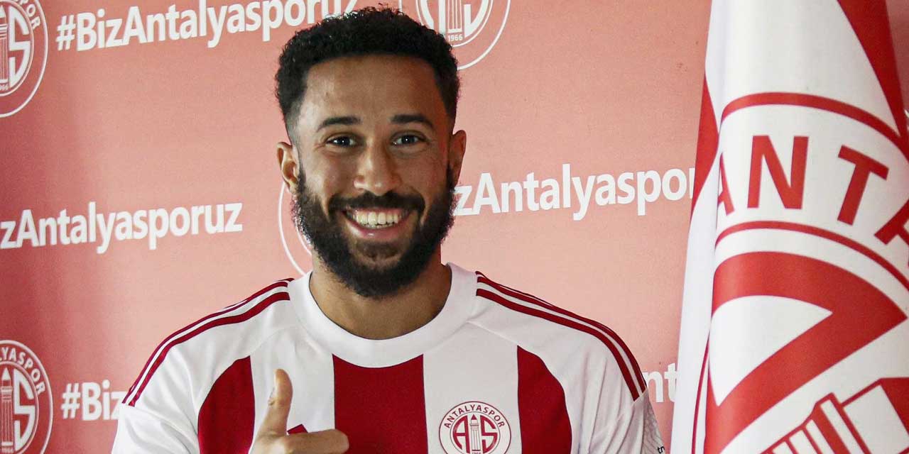 Antalyaspor, Andros Townsend”e imzayı attırdı