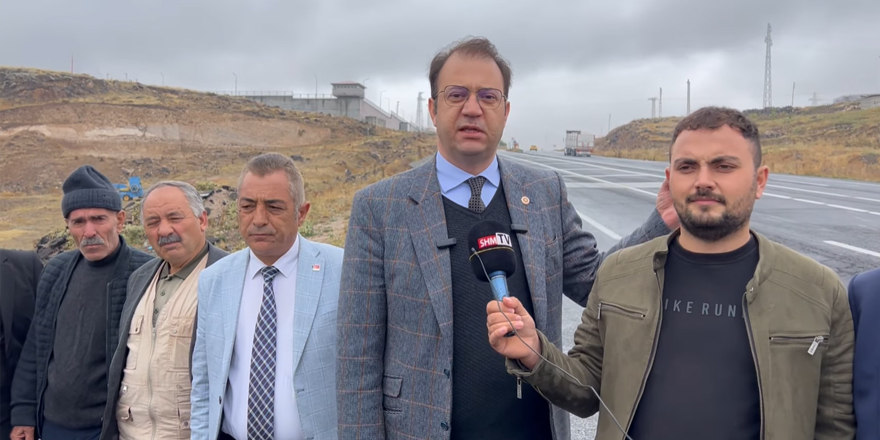 “Kars’a bir döner kavşak bir trafik ışığı çok görüldü?”