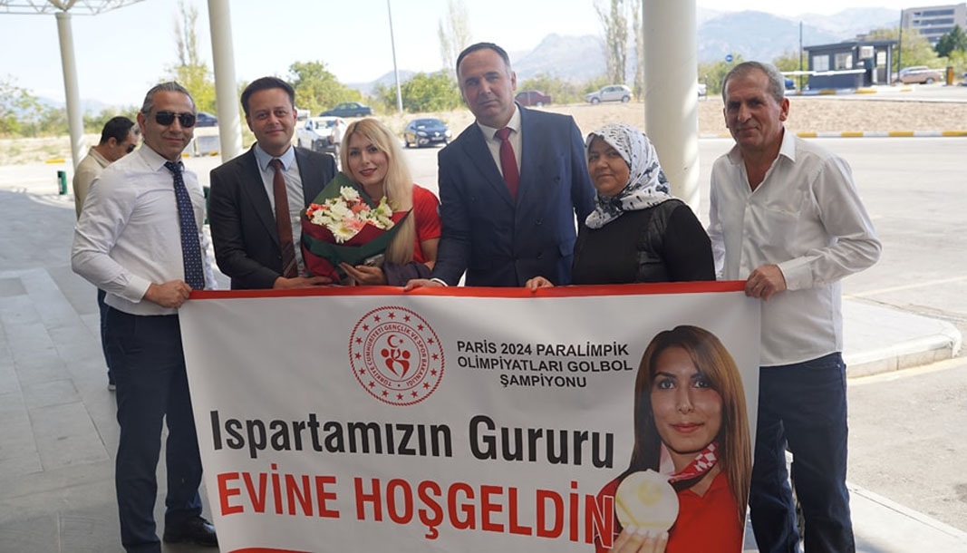 Olimpiyat şampiyonu sporcumuz Reyhan Yılmaz, Isparta’da karşılandı