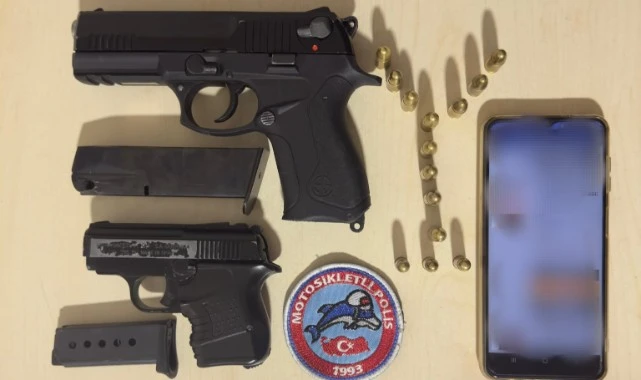 Samsun’da polisin ‘dur’ ihtarına uymayan araçtan 2 tabanca çıktı