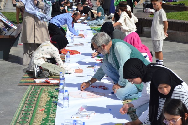Balıkesirli çocuklar Filistinli kardeşleri için çizdi