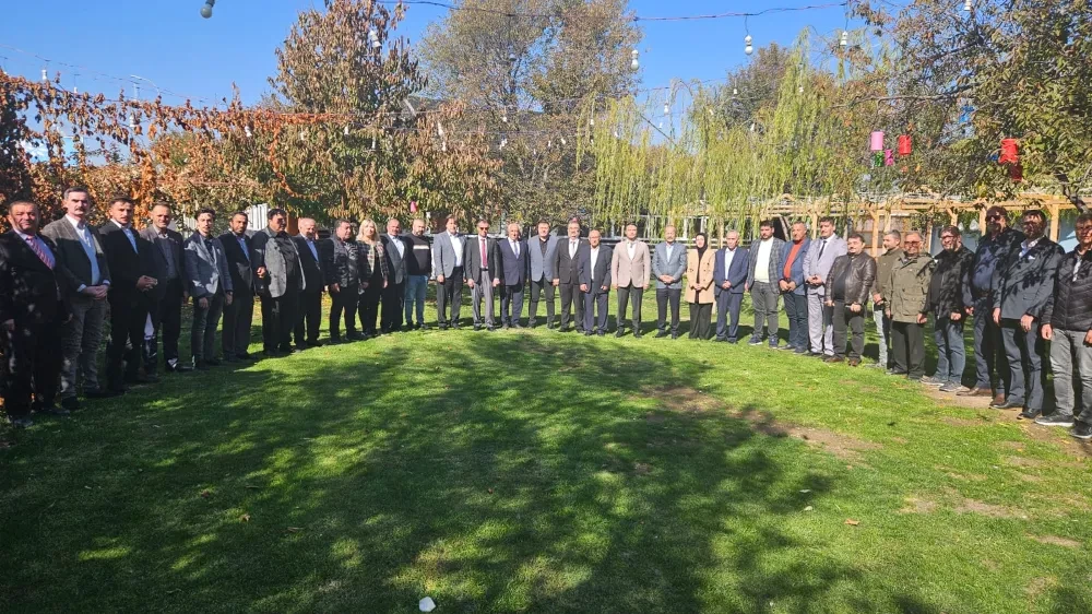 Afyonkarahisar’da İlçe Başkanları bölge raporlarını MHP Milletvekili Taytak ile paylaştı