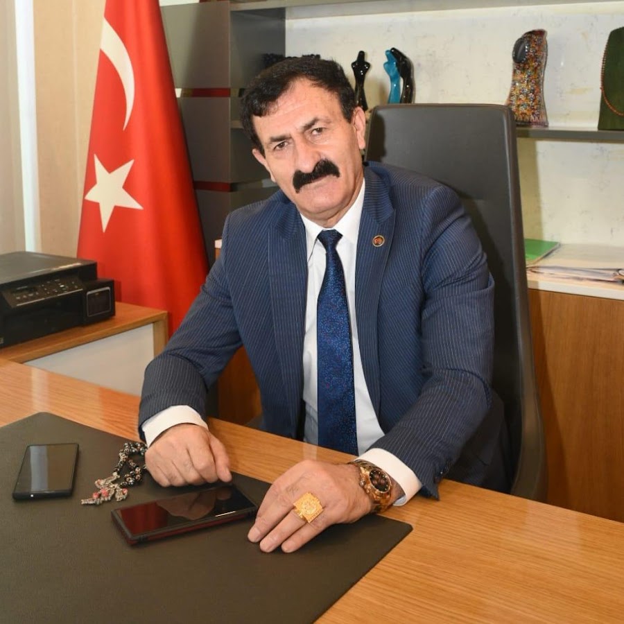 “Biz tek yürek tek millet tek vatan tek devletiz”