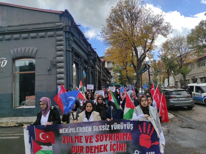 Hekimlerden sessiz yürüyüş