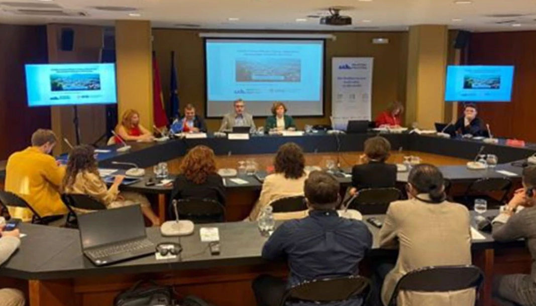 Akdeniz kentlerinin sorunları ele alındı