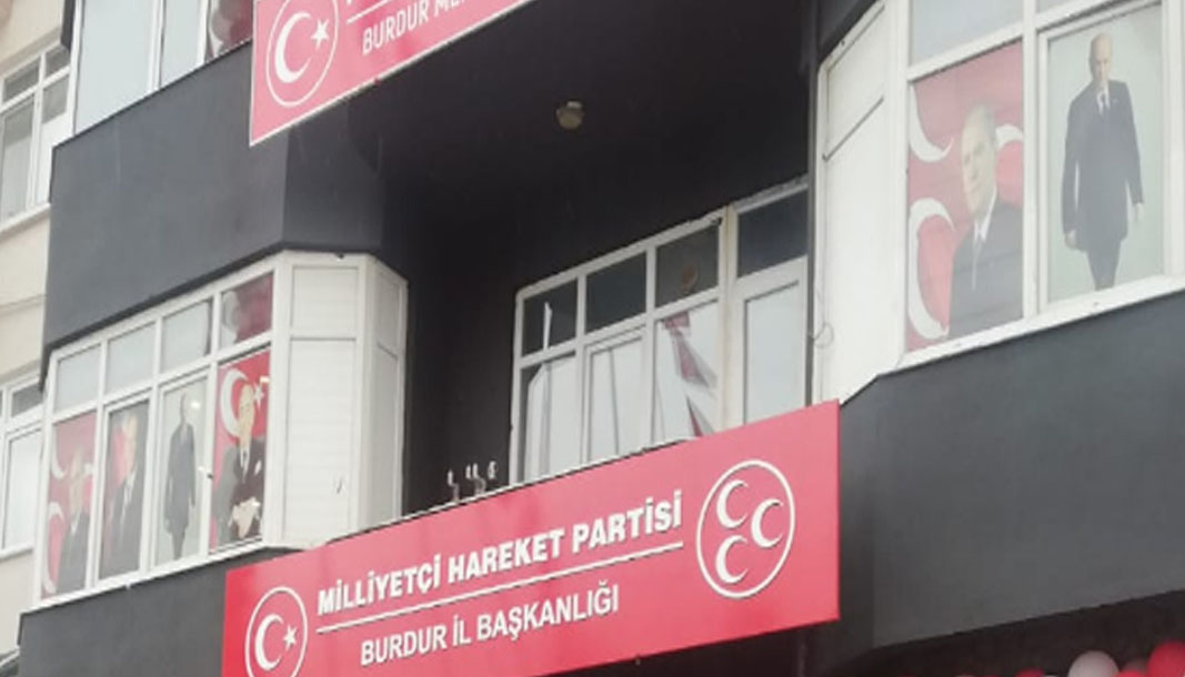 Burdur’da MHP’li 8 ilçe başkanı istifa etti!