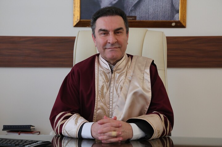 “Dert belli, Türkiye’yi aciz göstermek”