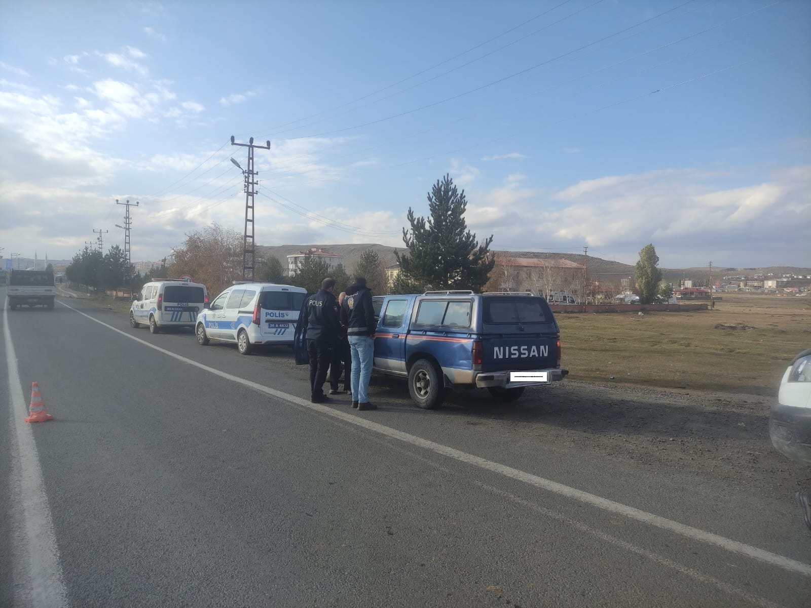 Kars’ta polislerden asayiş uygulaması