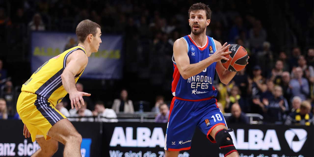 Anadolu Efes, EuroLeague’de Alba Berlin’i rahat geçti