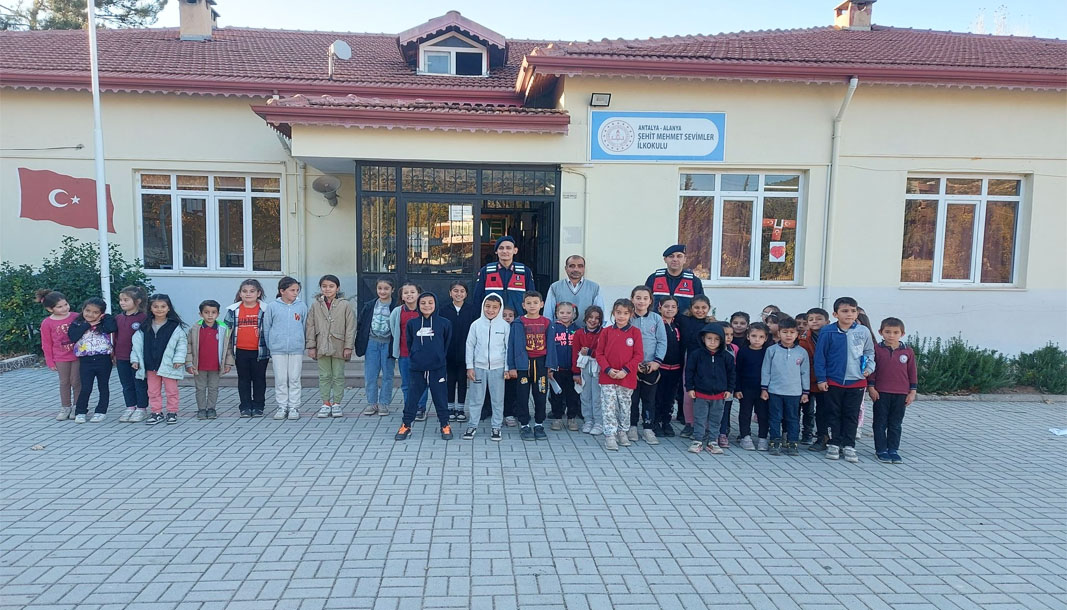 Alanya’da okul çevrelerinde denetim yapıldı