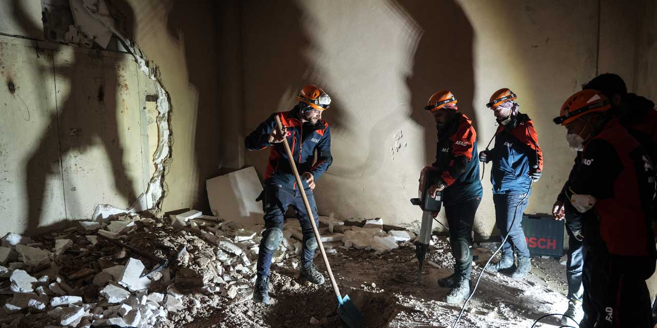 Pres aletleri ve asit tankları tespit edildi