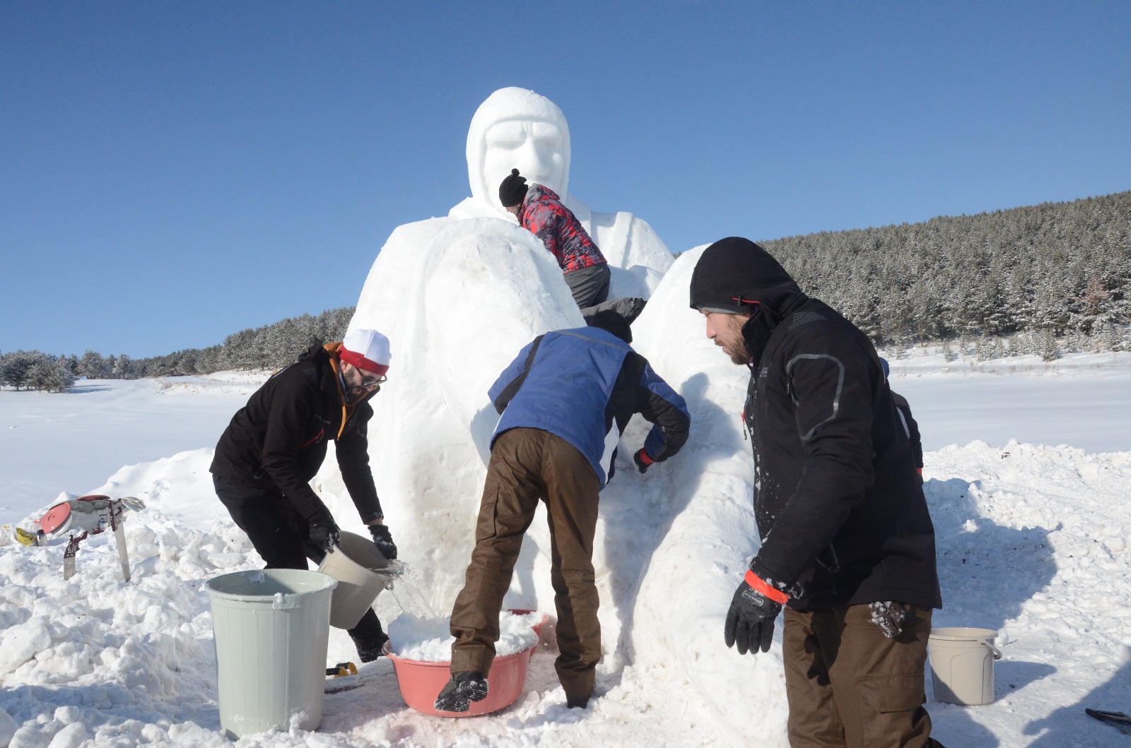 Sarıkamış’ta Kardan Heykellerin yapımına başlandı – Birlik Haber Ajansı