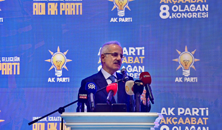 Ulaştırma Bakanı Uraloğlu, Samsun-Sarp Demir Yolu’nu duyurdu