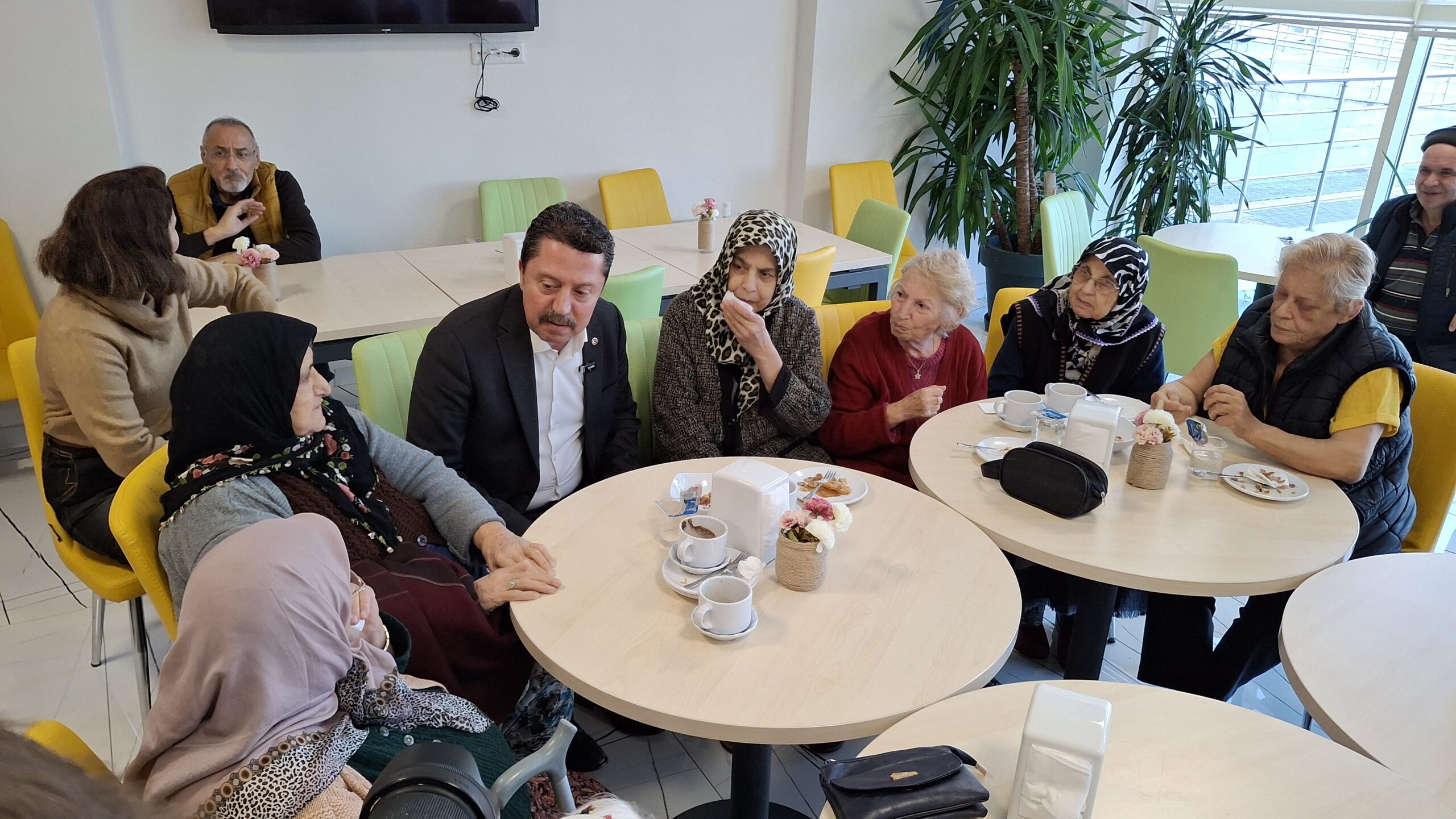 Beypazarı Belediye Başkanı Özer Kasap,huzurevine ziyarette bulundu – Birlik Haber Ajansı