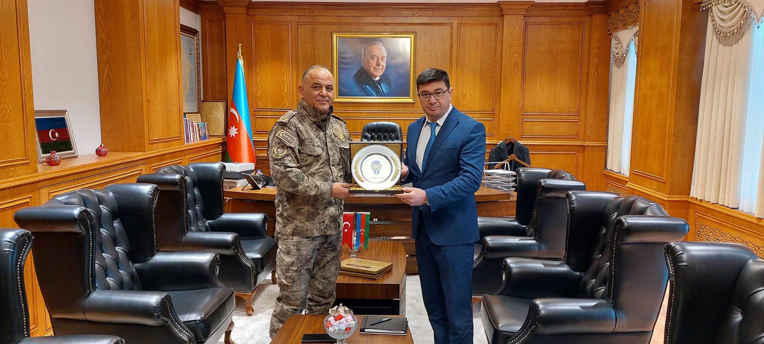 Kars Emniyet Müdürü Mehmet Ömür Saka’dan, Azerbaycan Kars Başkonsolosu Zamin Aliyev’e ziyaret – Birlik Haber Ajansı