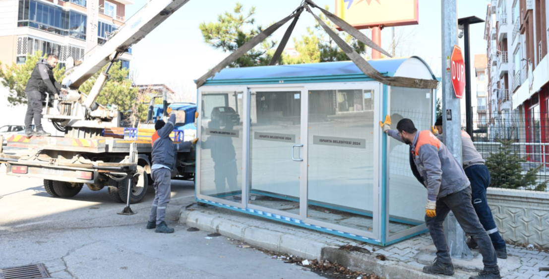 Isparta’ya 104 yeni kapalı otobüs durağı yerleştirildi – Birlik Haber Ajansı