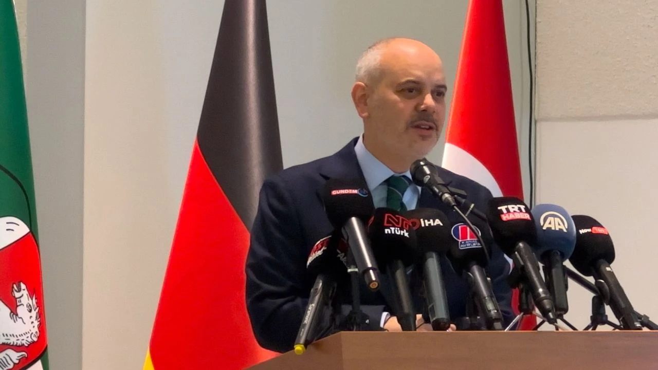 Cumhurbaşkanı Başdanışmanı Kılıç, Düsseldorf’ta STK ve basınla buluştu – Birlik Haber Ajansı