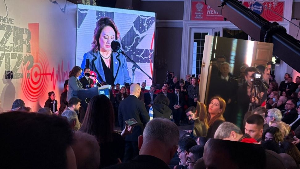 Mansur Yavaş, konuşmayı bölmemek için 10 dakika bekledi – Birlik Haber Ajansı