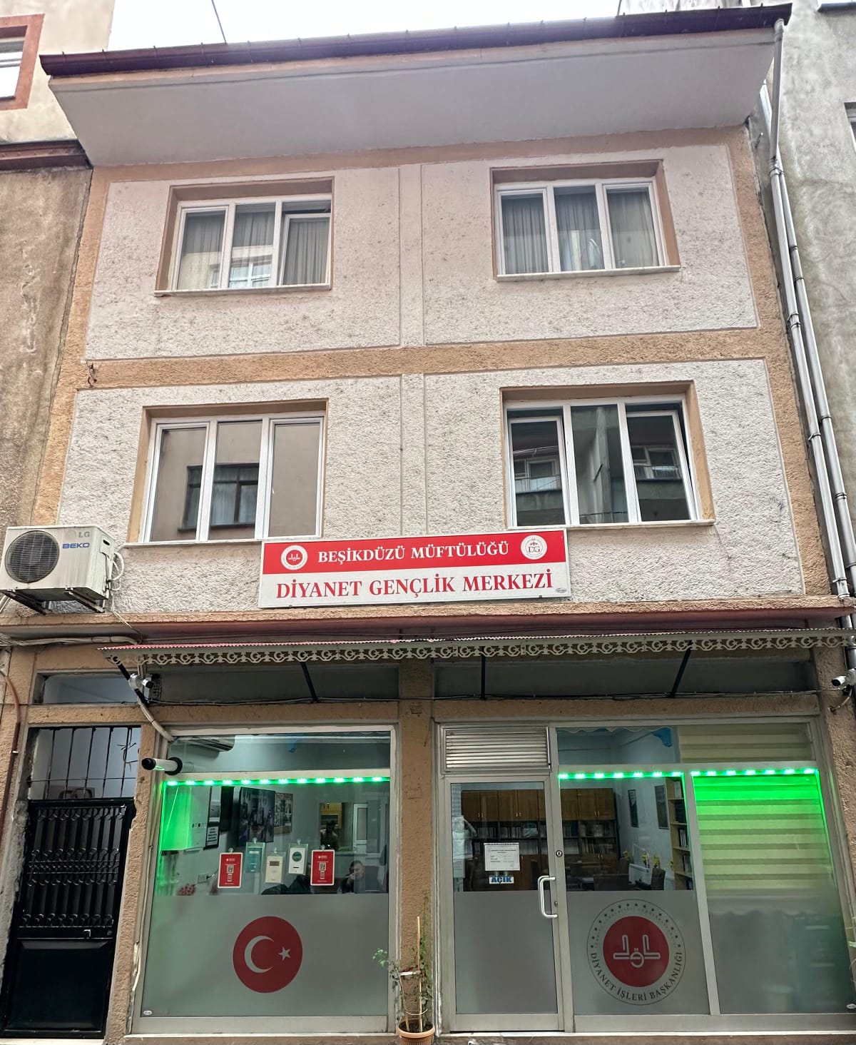 Beşikdüzü Müftülük Gençlik Merkezi göz kamaştırıyor – Birlik Haber Ajansı