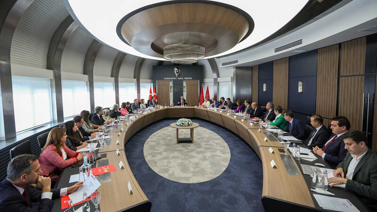 CHP MYK, İmralı’dan gelen silah bırakma çağrısı sonrası olağanüstü toplandı – Birlik Haber Ajansı