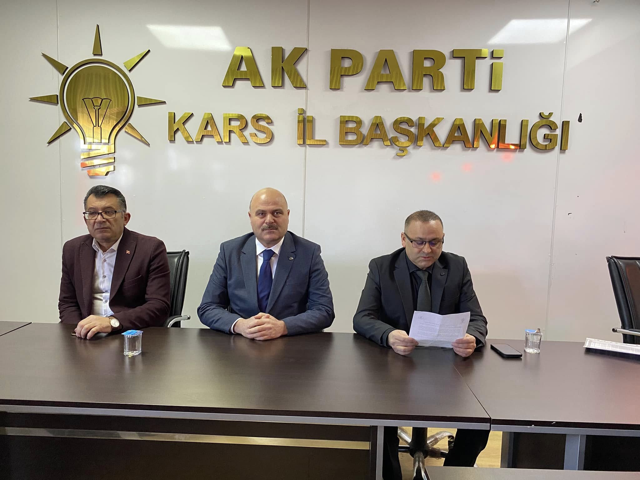 Ak Parti Kars İl Başkanlığı: Millet iradesine silah çekilmiştir – Birlik Haber Ajansı