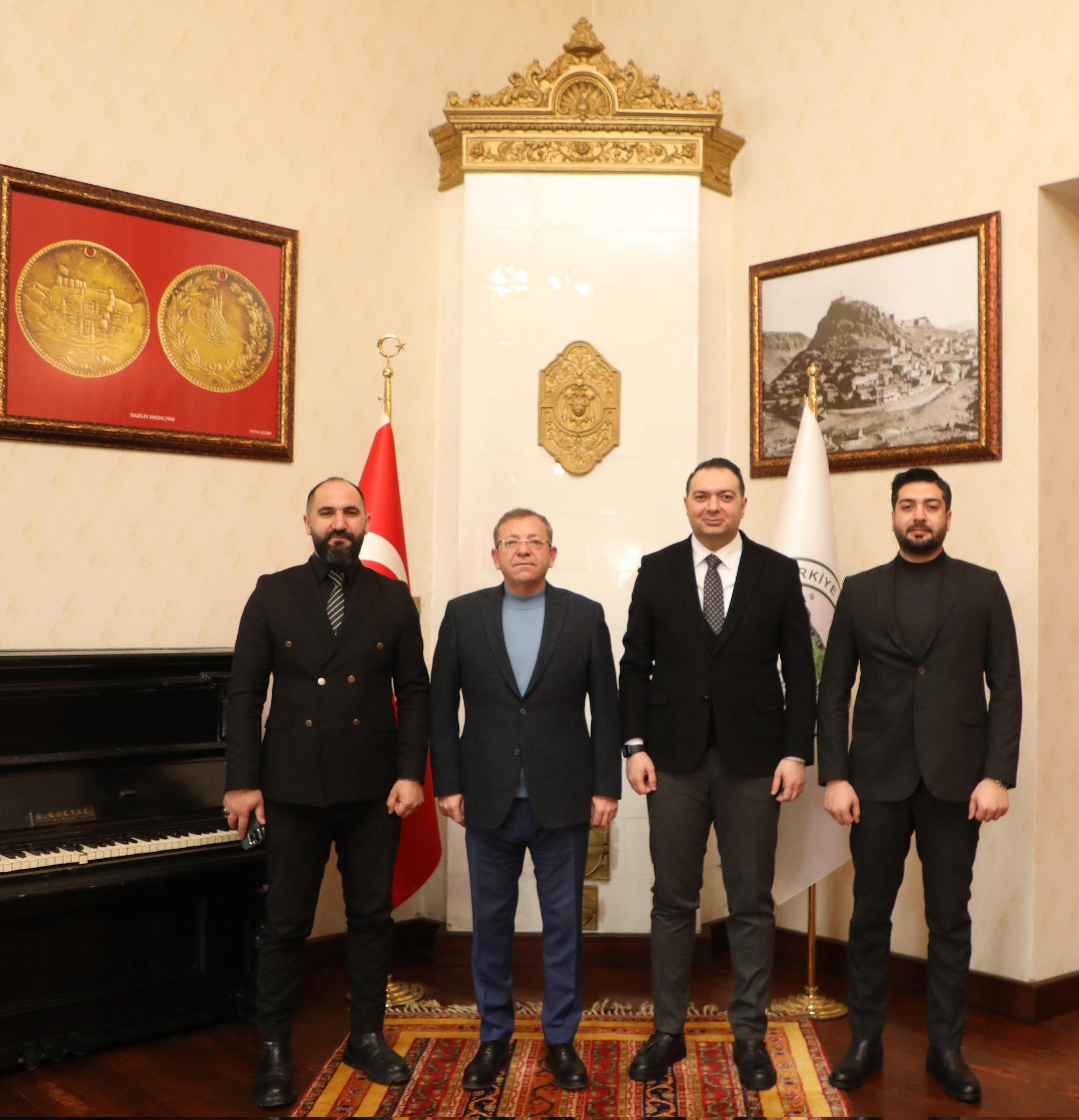 Kars Valisi Ziya Polat, Ülkü Ocakları heyetini makamında ağırladı