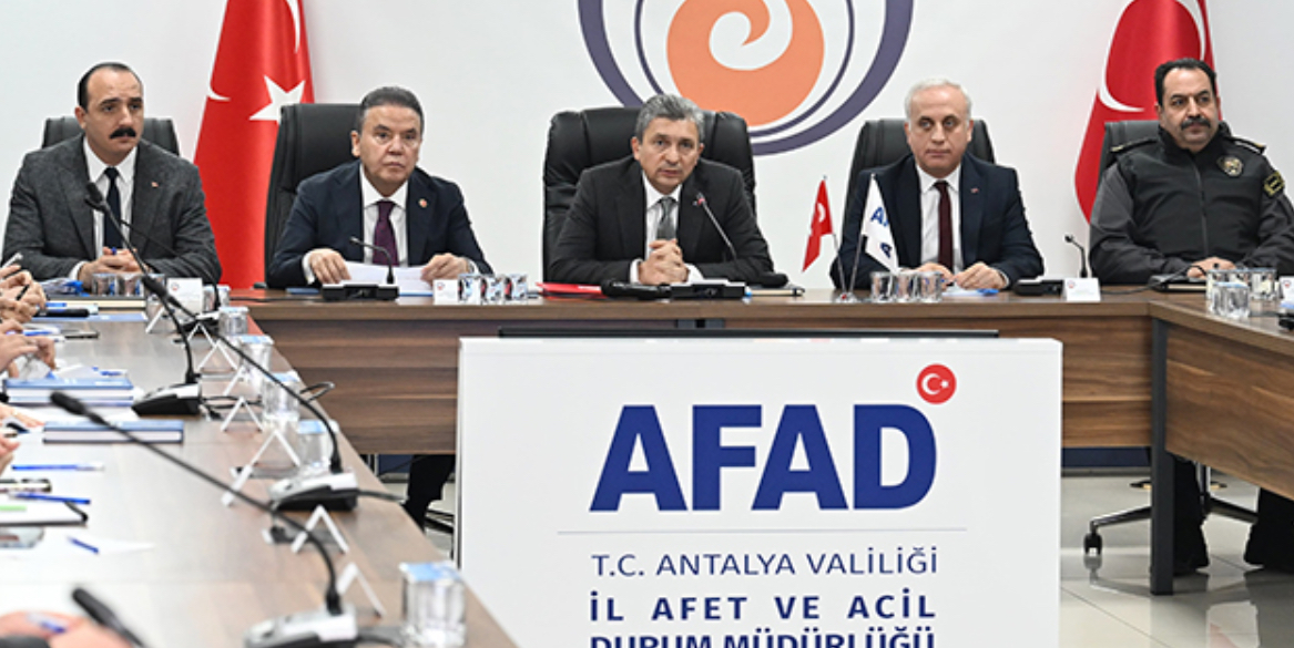 Dünyaca ünlü Konyaaltı Sahili’nde kaçak yapıya taviz yok! Hepsi yıkılacak – Birlik Haber Ajansı