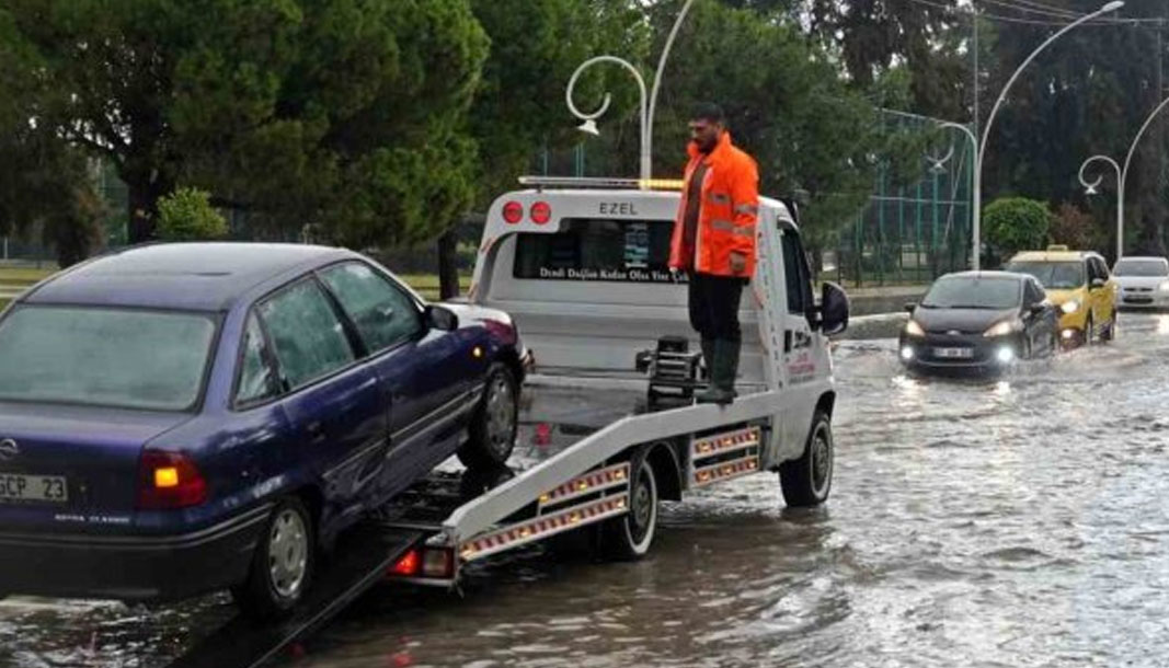 Antalya’nın gözde turizm merkezi Belek’te su baskını! – Birlik Haber Ajansı