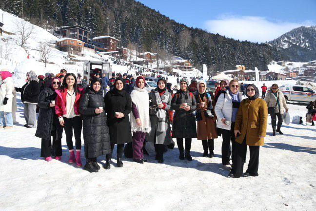 Öz Gıda İş Sendikası Kadın Komitesi üyeleri Kardan Adam Festivali’ne damga vurdu – Birlik Haber Ajansı