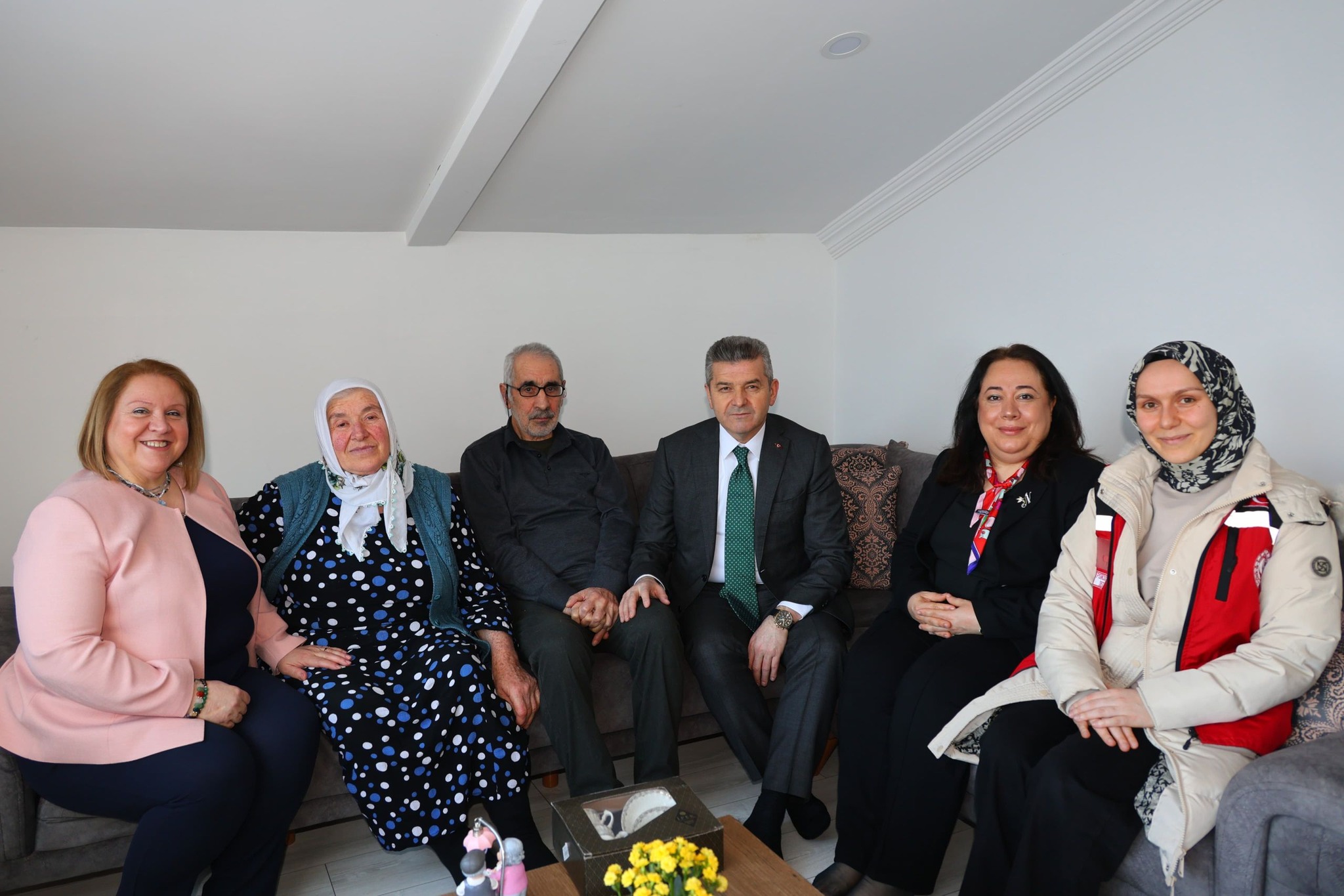 Artvin Valisi Ergün’den evlilikte 50 yılını tamamlayan çifte ziyaret – Birlik Haber Ajansı