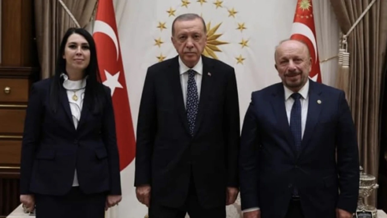 Zonguldak Milletvekili Hüseyin Özbakır ve eşi Deniz Özbakır’ dan bayram mesajı – Birlik Haber Ajansı