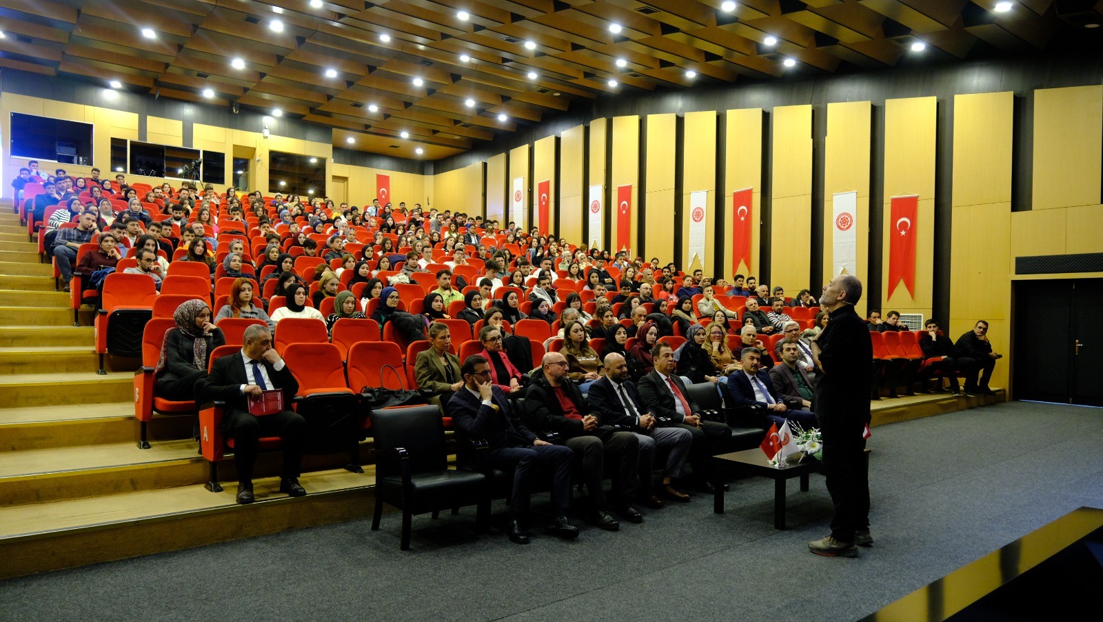 Ahmet Sula “İnsana Yolculuk” Adlı Söyleşisi İle Sivas’taydı – Birlik Haber Ajansı