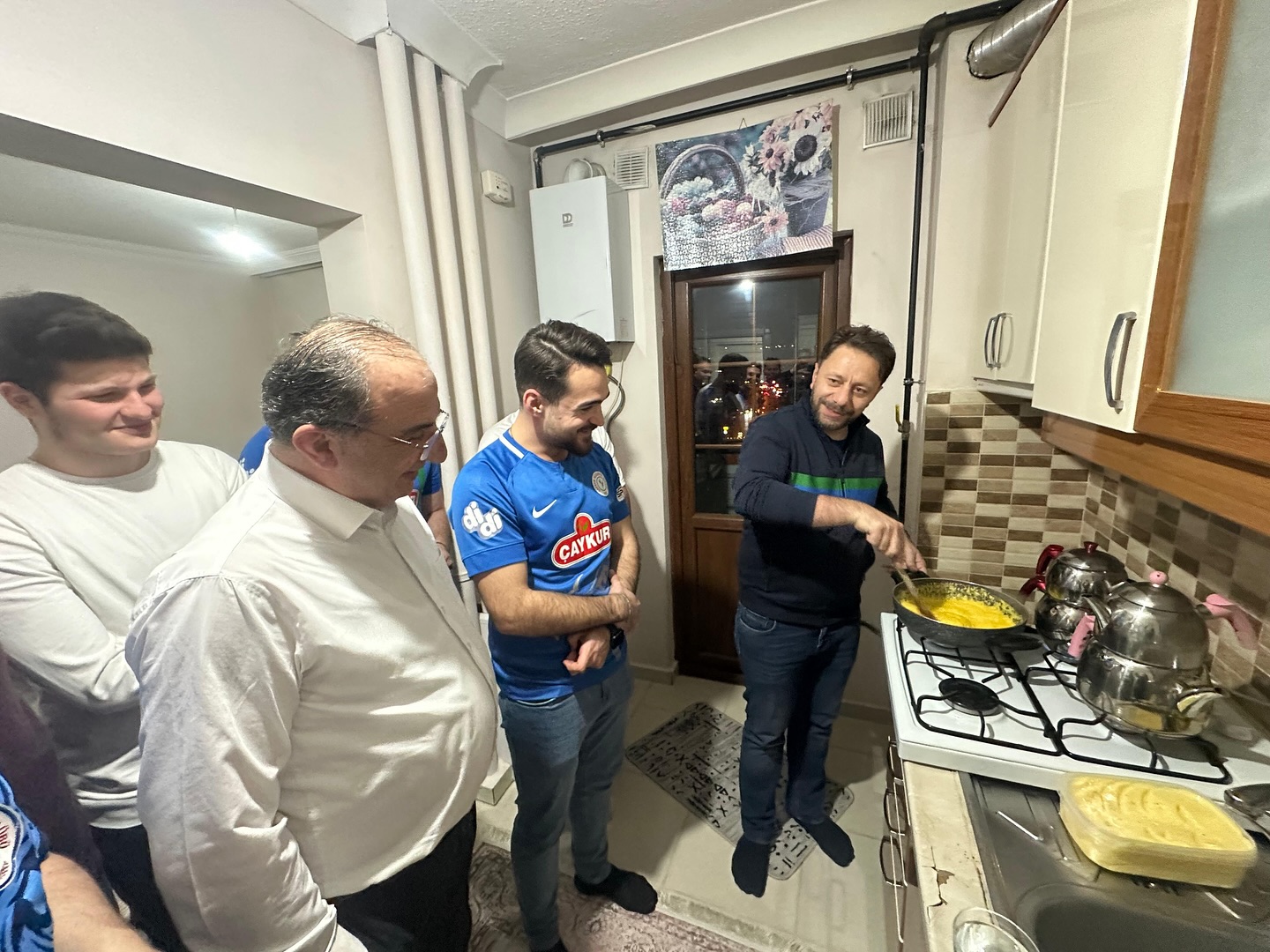 Milletvekili Muhammed Avcı’dan Rizeli öğrencilere sahur sürprizi