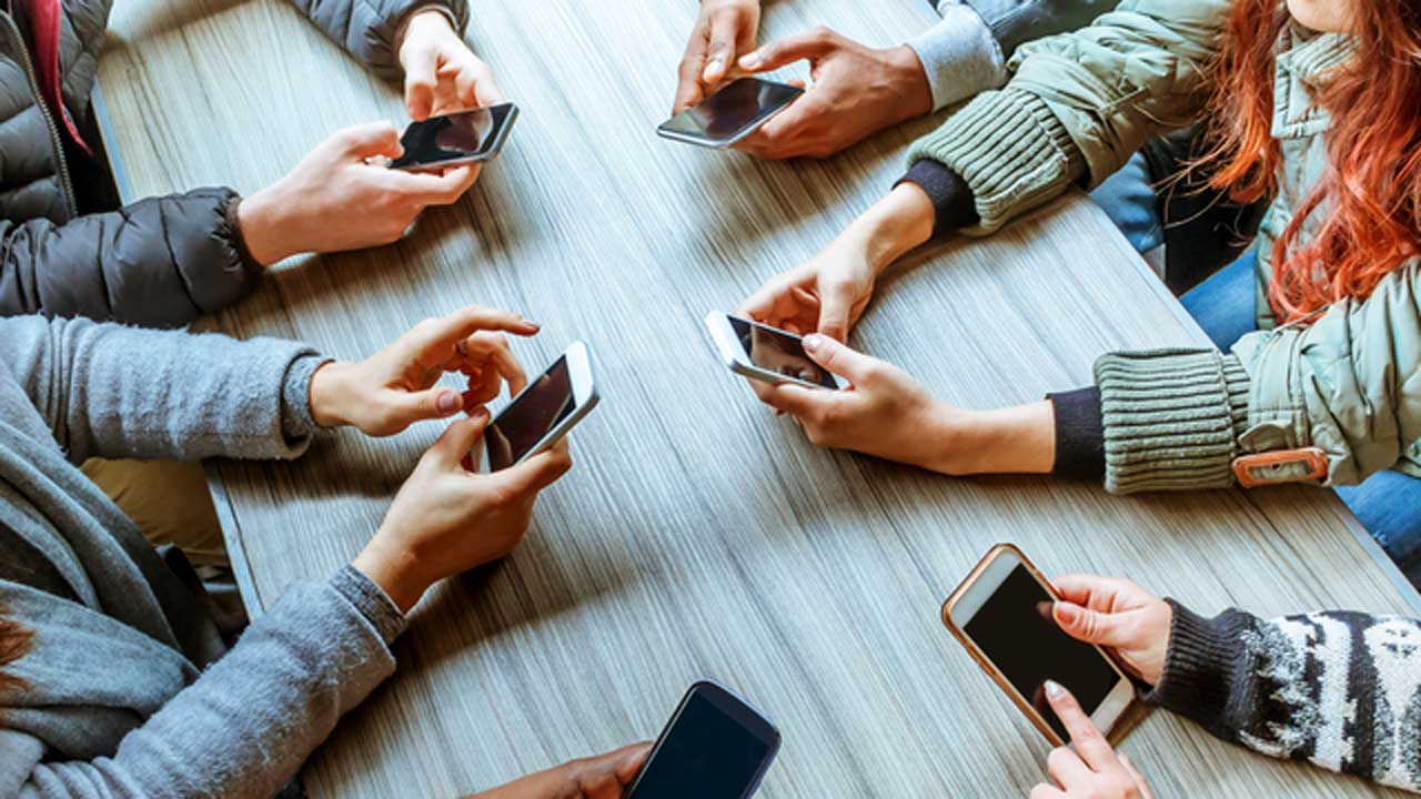 Prof. Dr. Şervan Gökhan, dijital çağın tehditlerinden beyin çürümesine dikkat çekti – Birlik Haber Ajansı