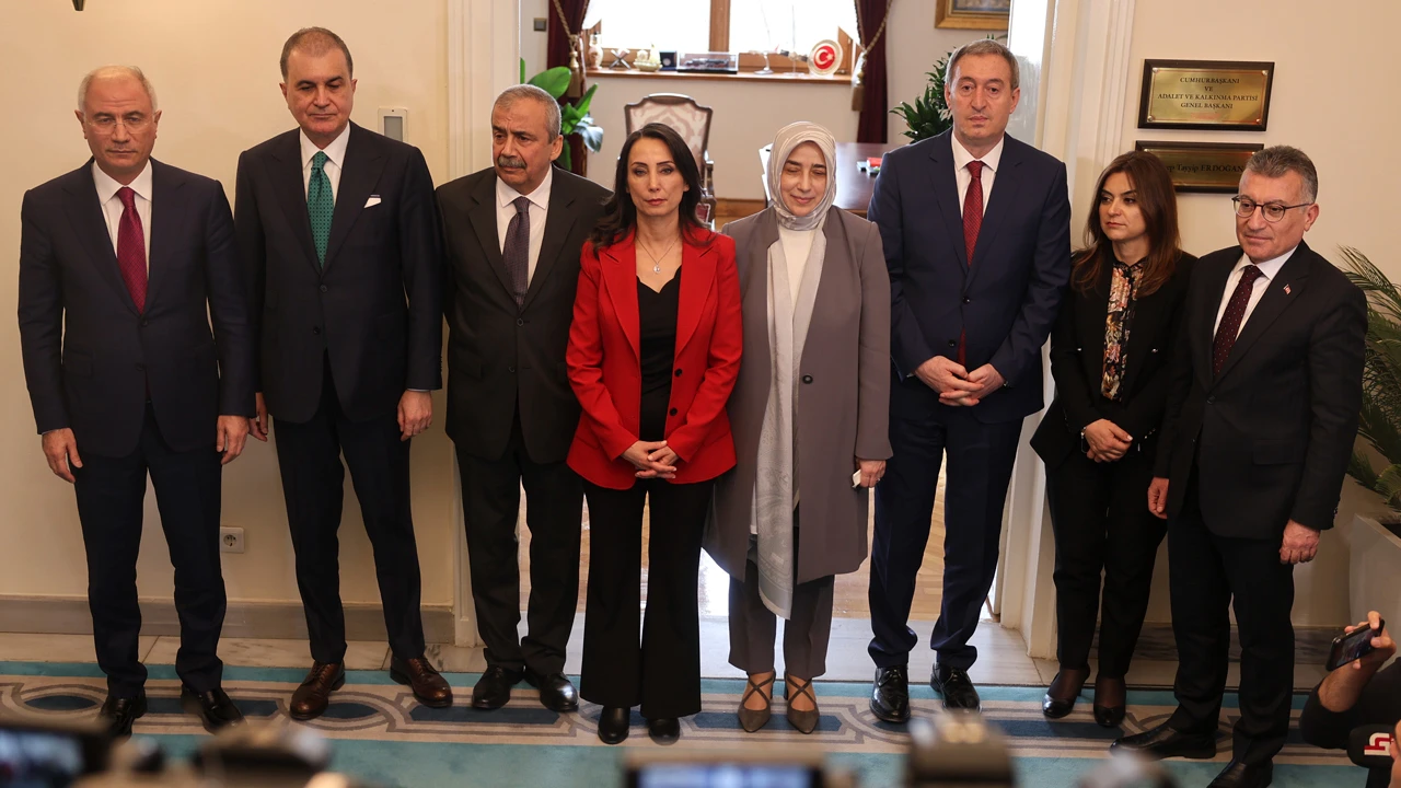 AK Parti ve Dem heyeti görüştü: Çok samimi bir sohbet yaptık!!