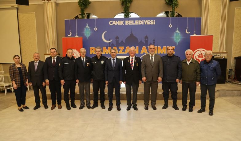 Canik Başkanı Sandıkçı, şehit ve gazi aileleriyle iftarda buluştu – Birlik Haber Ajansı