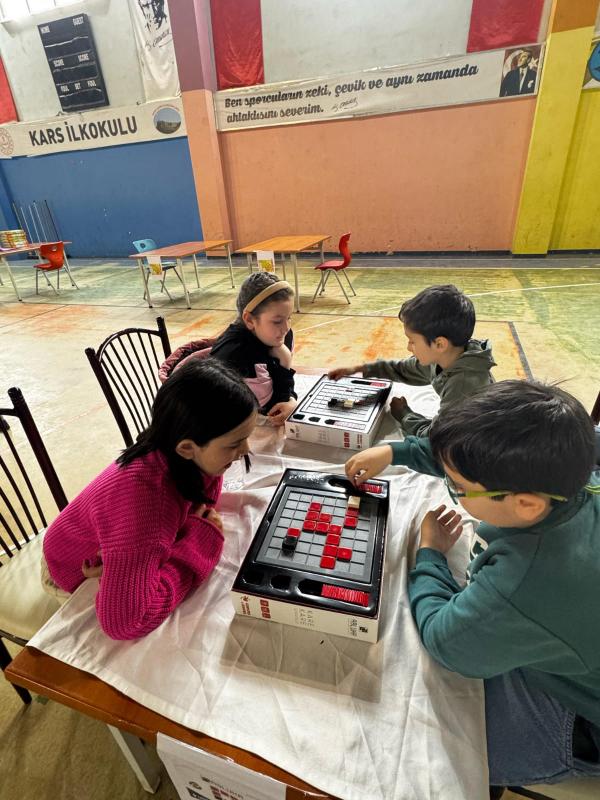 Kars İlkokulu’ndan Zeka Pırıltıları sahneye çıktı! – Birlik Haber Ajansı