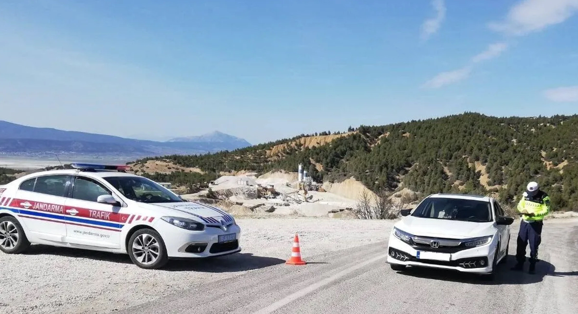 Burdur’da 226 sürücüye ceza, 51 araç trafikten men edildi – Birlik Haber Ajansı