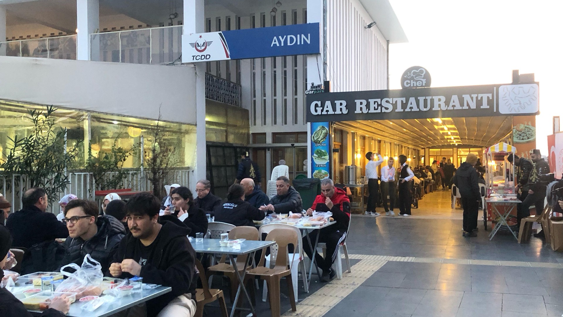 Vakıflar, Aydın’da 1000 Kişiyi İftar Sofrasında Buluşturdu – Birlik Haber Ajansı