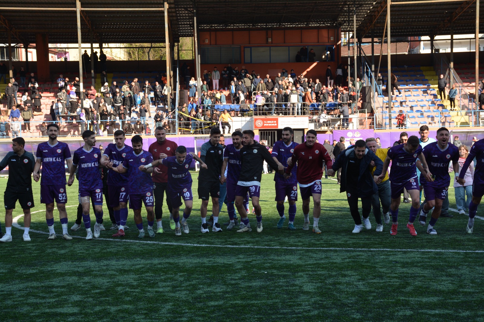 Şampiyon Kdz.Ereğli Belediyespor, görkemli galibiyetle rekor kırdı – Birlik Haber Ajansı