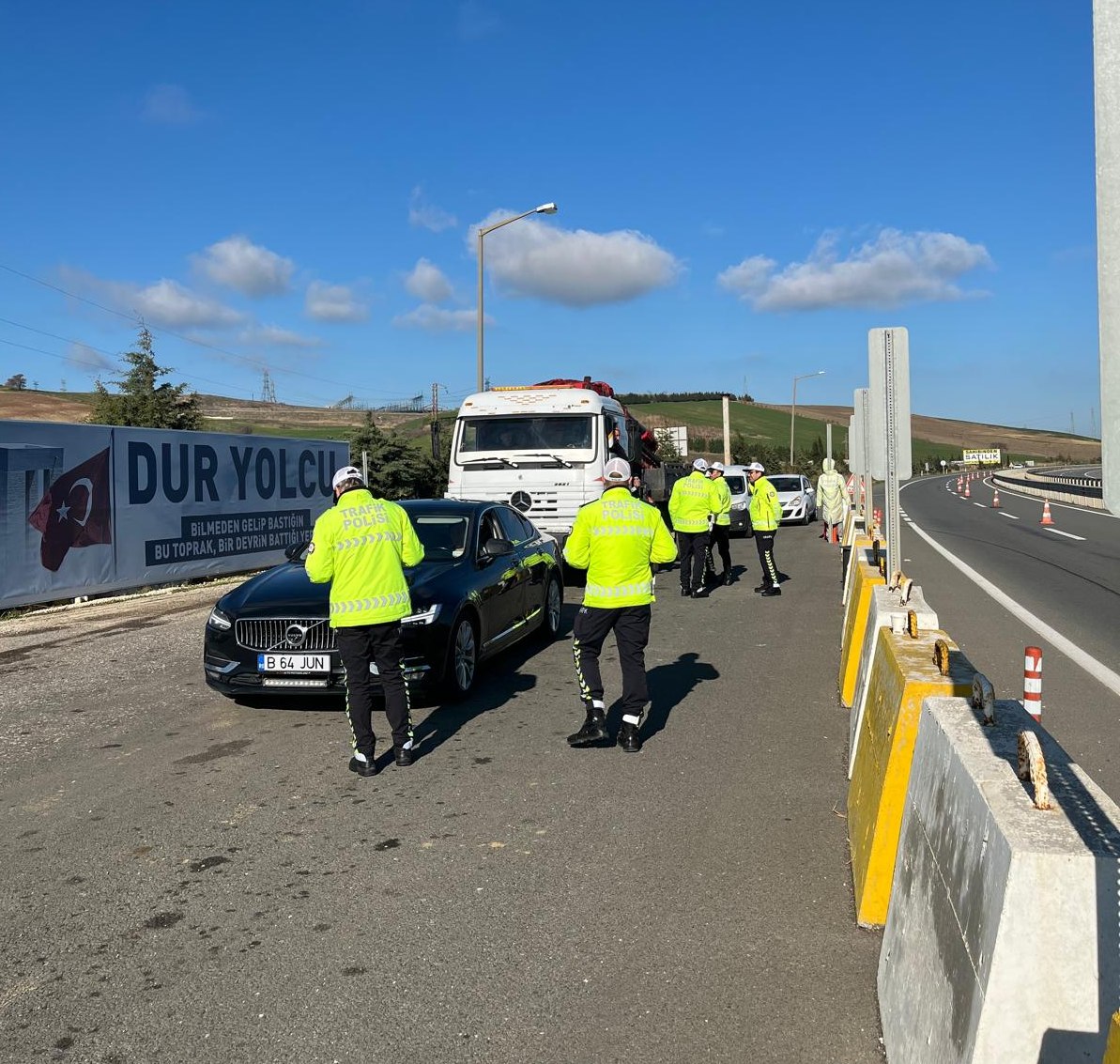 Gelibolu’da bayram tatilinde 3 bin araç denetlendi ve 191 sürücüye ceza kesildi – Birlik Haber Ajansı