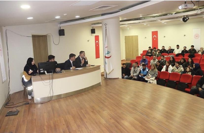 Kars 112 Acil Sağlık hizmetleri personeli ile değerlendirme toplantısı gerçekleştirildi – Birlik Haber Ajansı