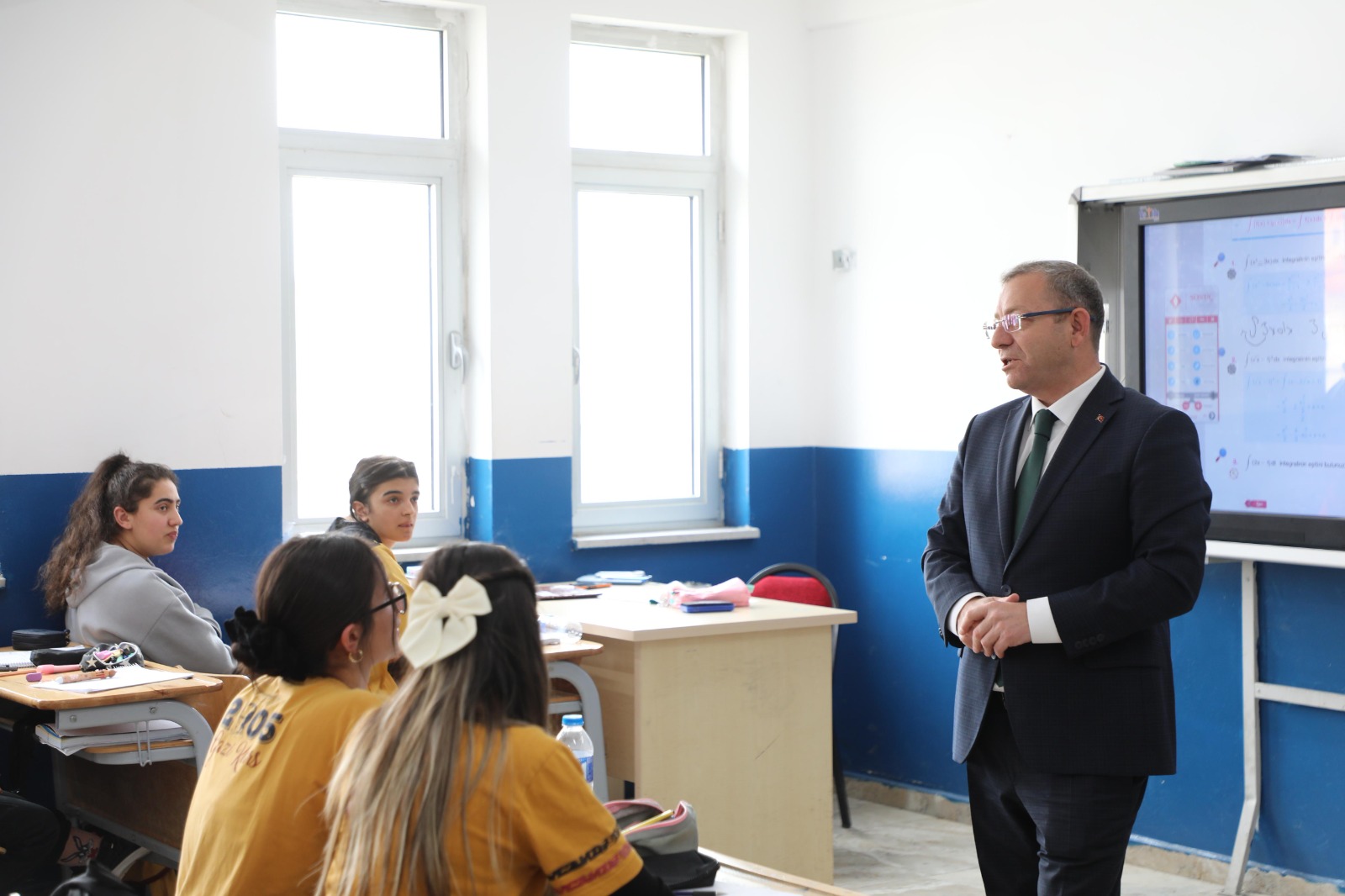 Vali Polat’ın okul ziyaretleri geleneği devam ediyor – Birlik Haber Ajansı