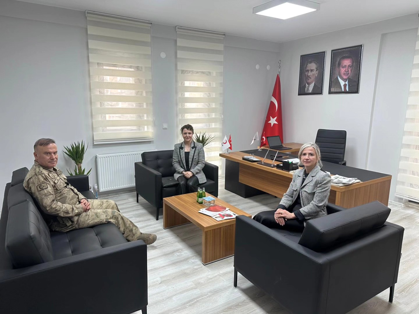Kars Jandarma Komutanı Genç’ten Kızılay Kars Şubesine ziyaret – Birlik Haber Ajansı