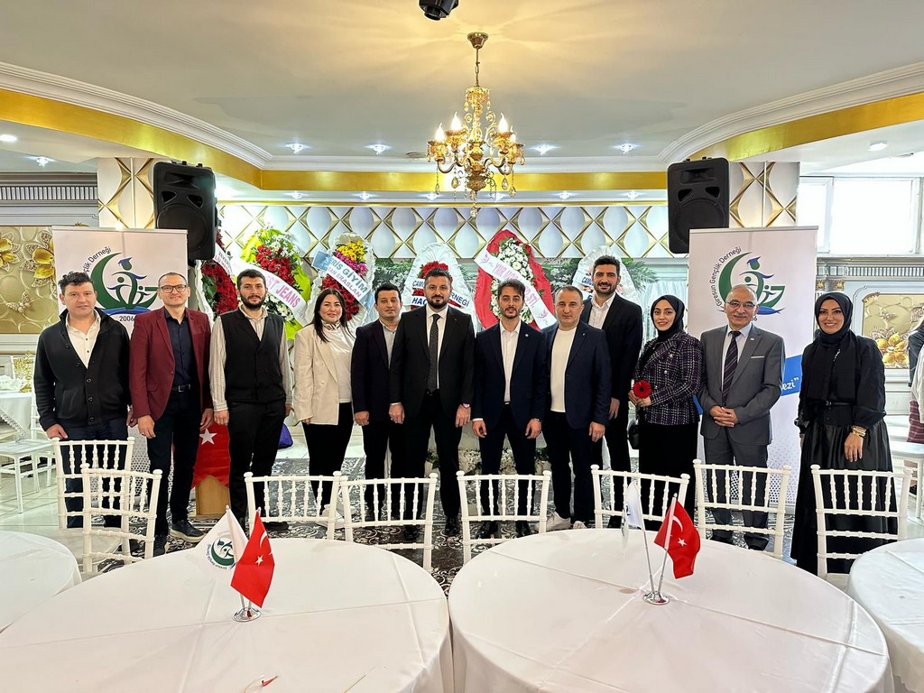 Giresun Gençlik Derneği’nde İzzet Mermer güven tazeledi – Birlik Haber Ajansı